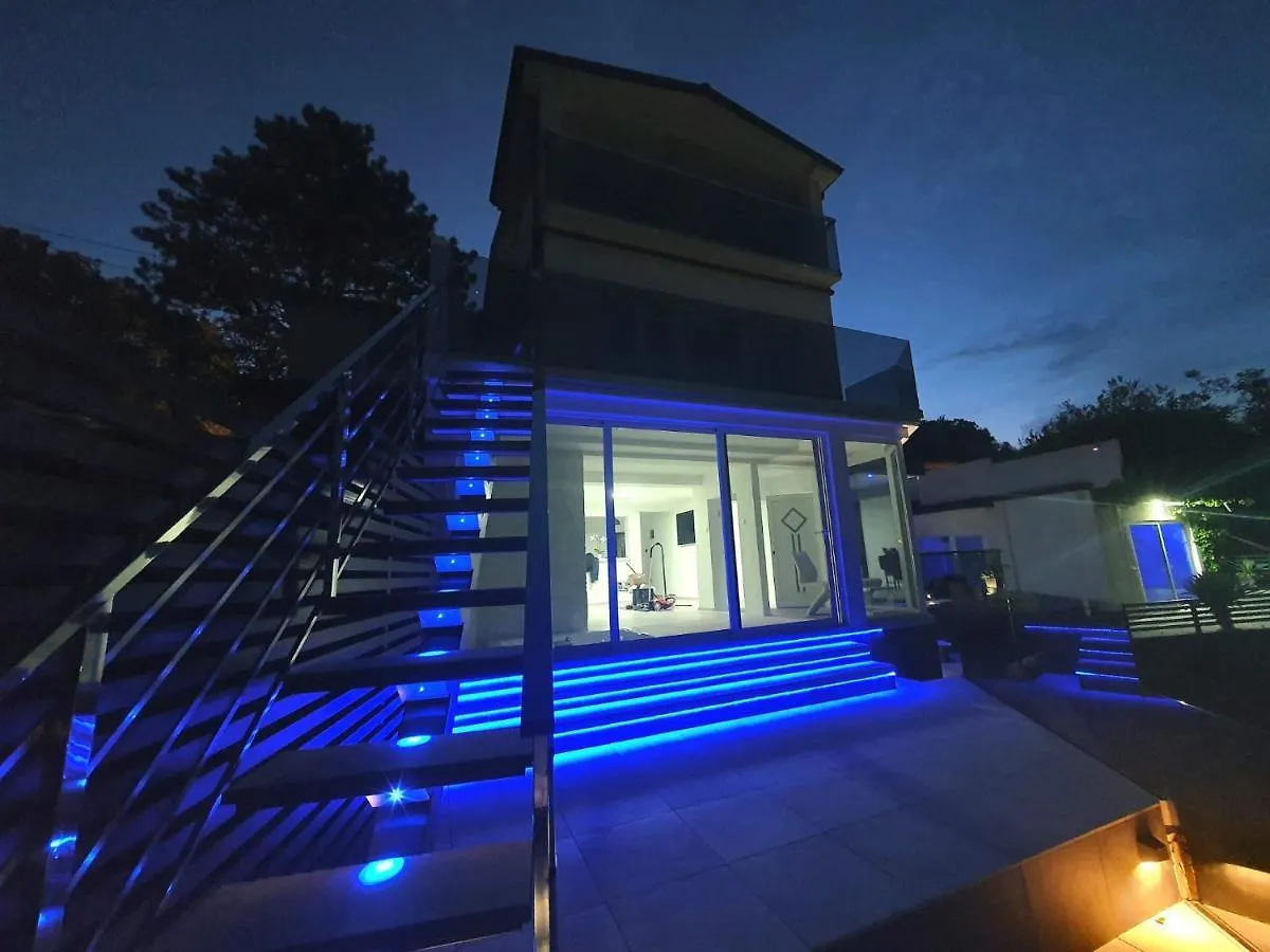 Penthouse Jacuzzi & Pool Apartmants Opatija