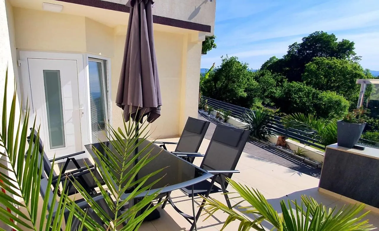 Penthouse Jacuzzi & Pool Apartmants Opatija