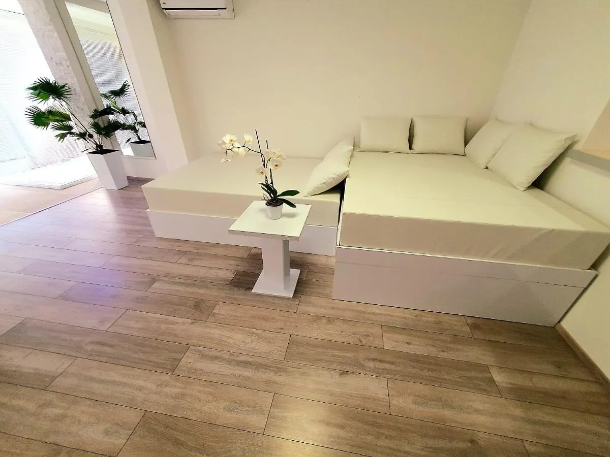 Penthouse Jacuzzi & Pool Apartmants 0*, Opatija