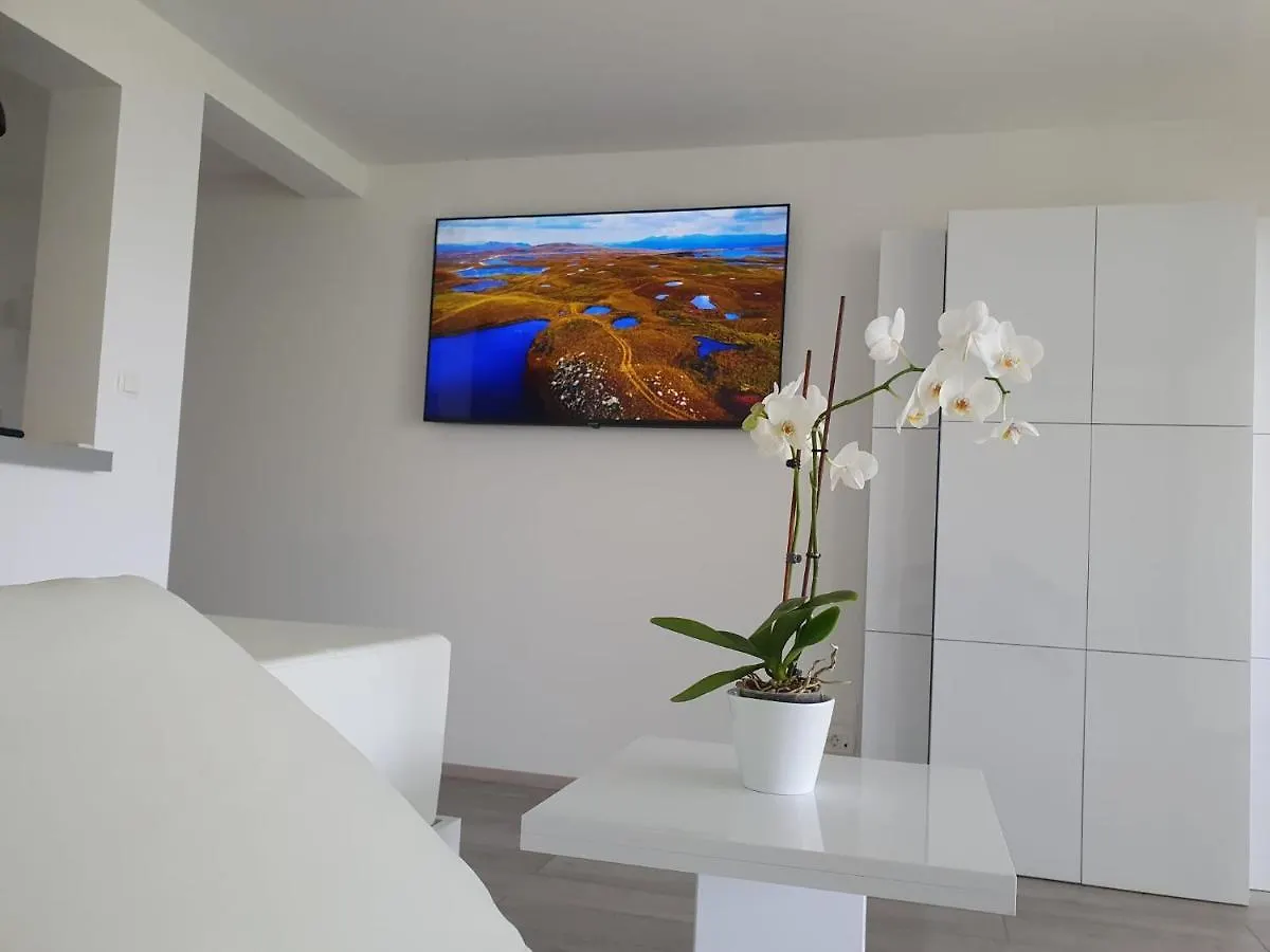Apartman Penthouse Jacuzzi & Pool Apartmants