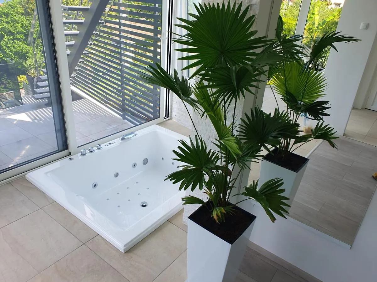 Apartman Penthouse Jacuzzi & Pool Apartmants